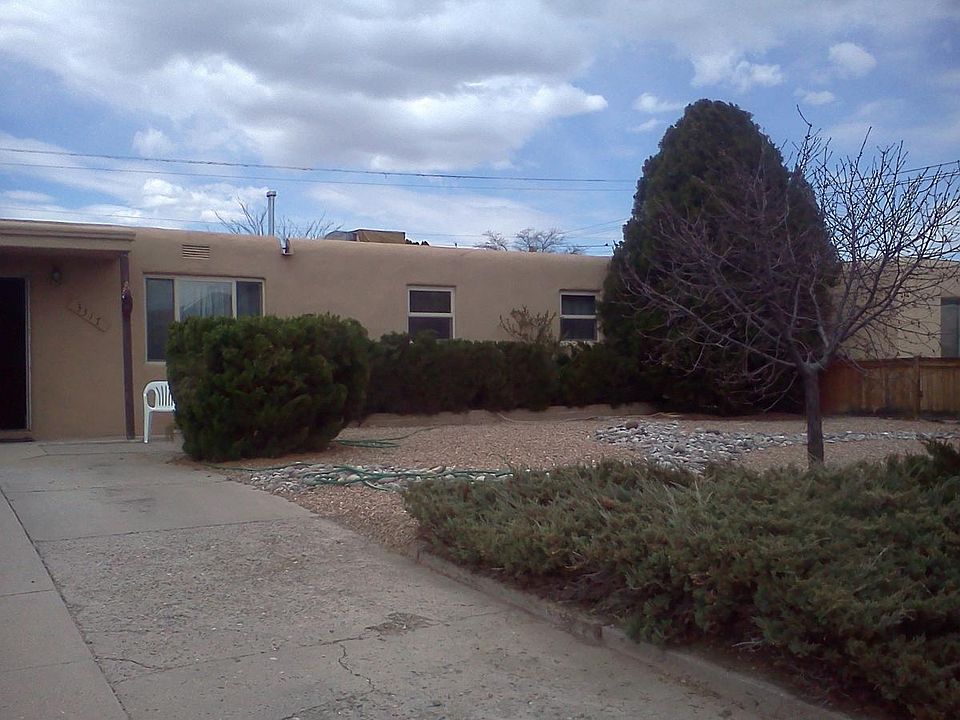 2nd image of 3317 La Veta Dr NE