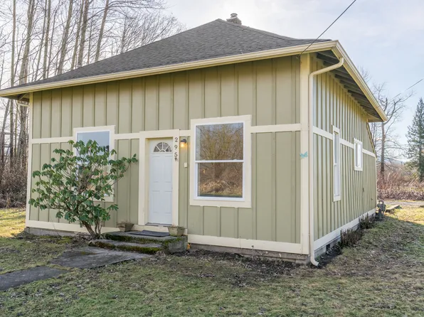 295 2nd St, Sumas, WA 98295