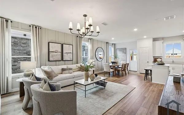 6 bed, 2720 sqft, $4,100 — Photo 1