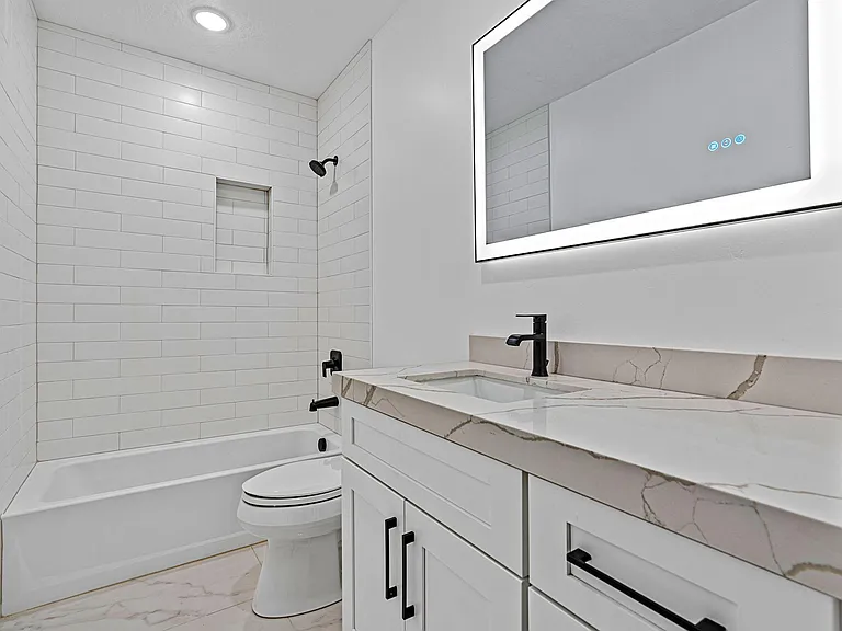 449 E Greenwood Ave — Photo 28