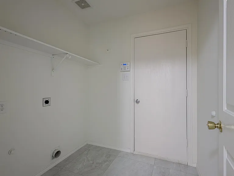 3901 Kathryn Way — Photo 19