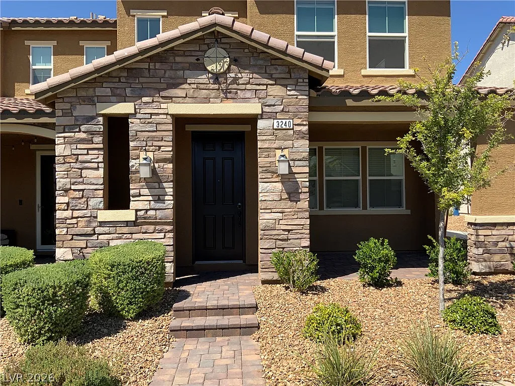3 bed, 2.5 bath, 1736 sqft, $2,150 — Photo 1