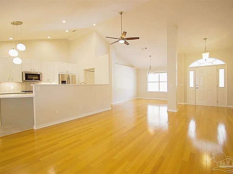 100 Mount Pilot St — Photo 5
