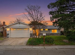 7263 Hayward Dr, Sacramento, CA 95828