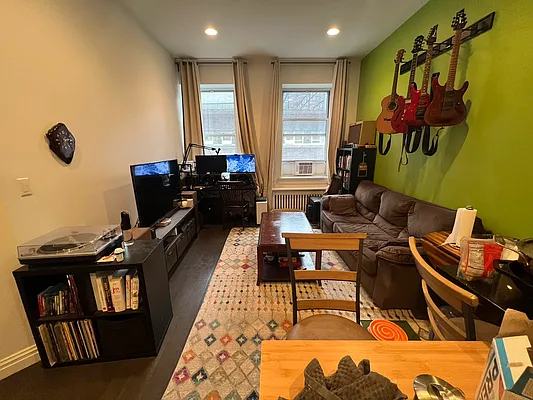 Rented by CNYC Apartments | media 22