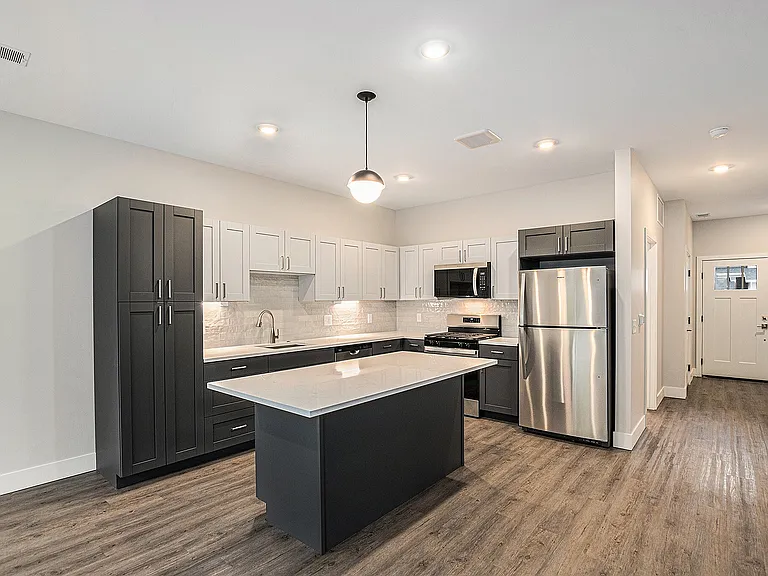 SummitTownhomes_2Bedrooms_Kitchen2