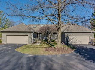 1307 E Erskine Manor Hl #17, South Bend, IN