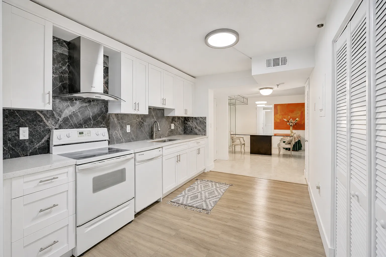 3 bed, 1380 sqft, $2,800 — Photo 1