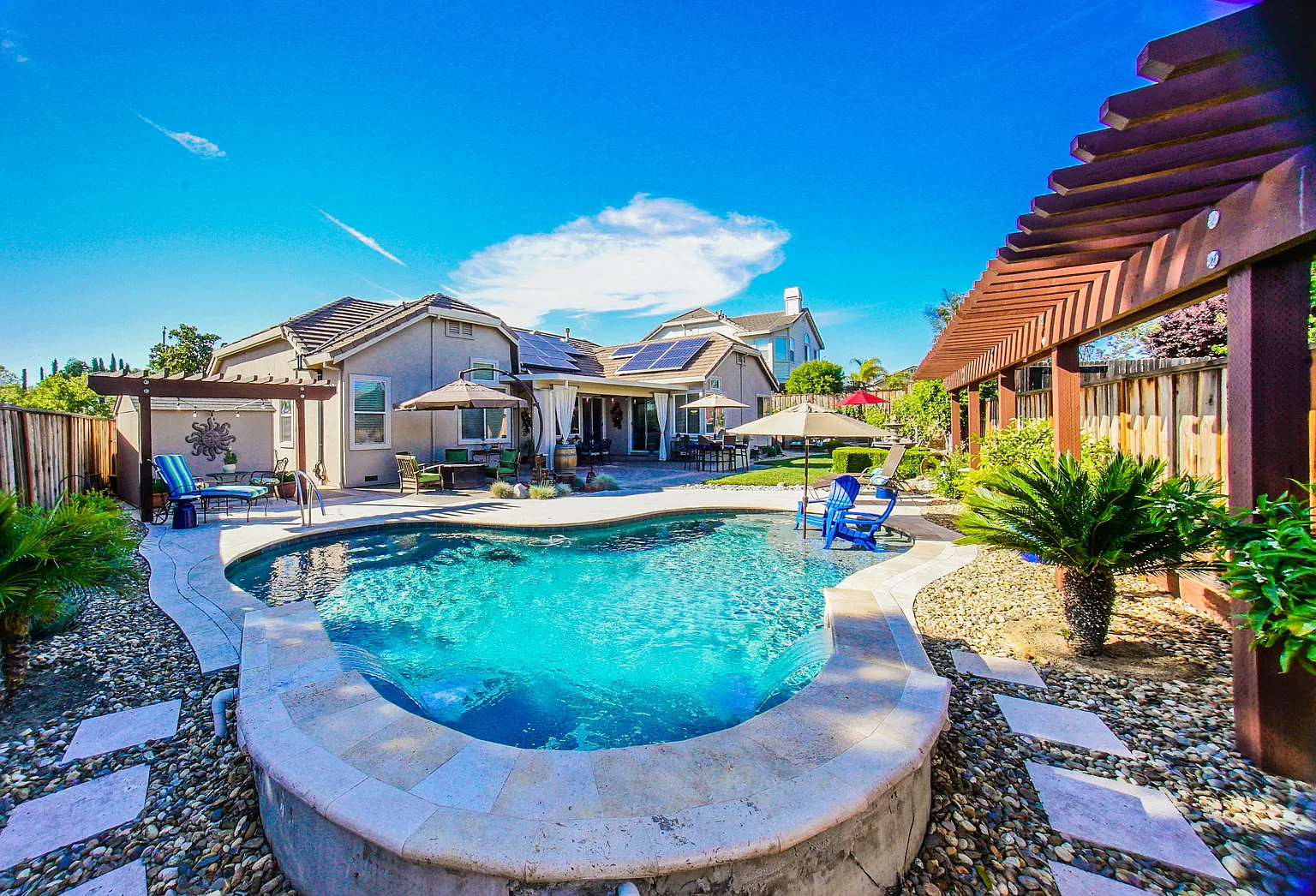 60 E Country Club Dr photo 1