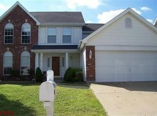 4571 Southridge Pines Dr, Saint Louis, MO 63128