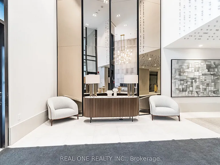 2020 Bathurst St #722 — Photo 4