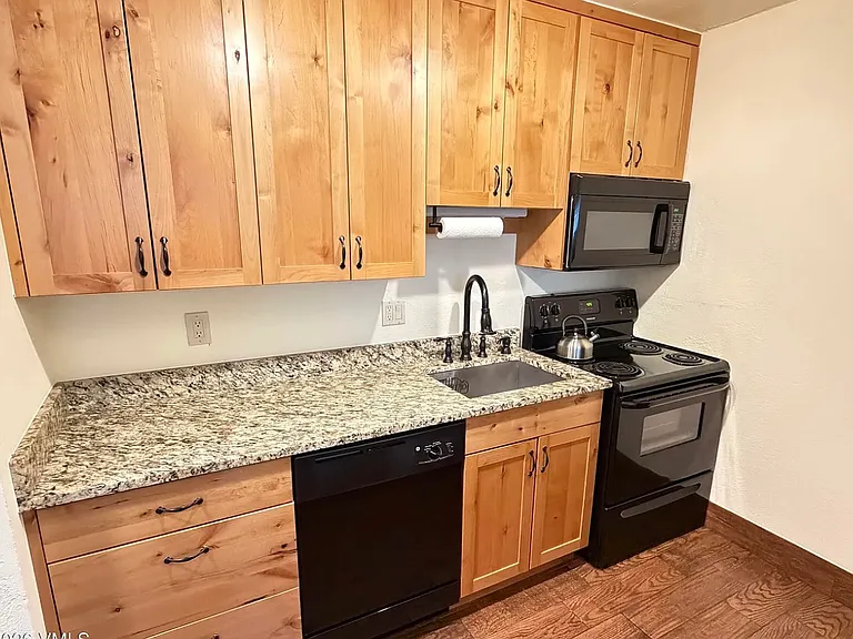 811 W Beaver Creek Blvd #D4 — Photo 4