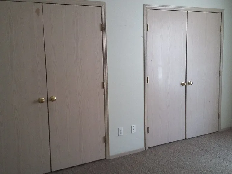 212-214 Southwinds Rd — Photo 2