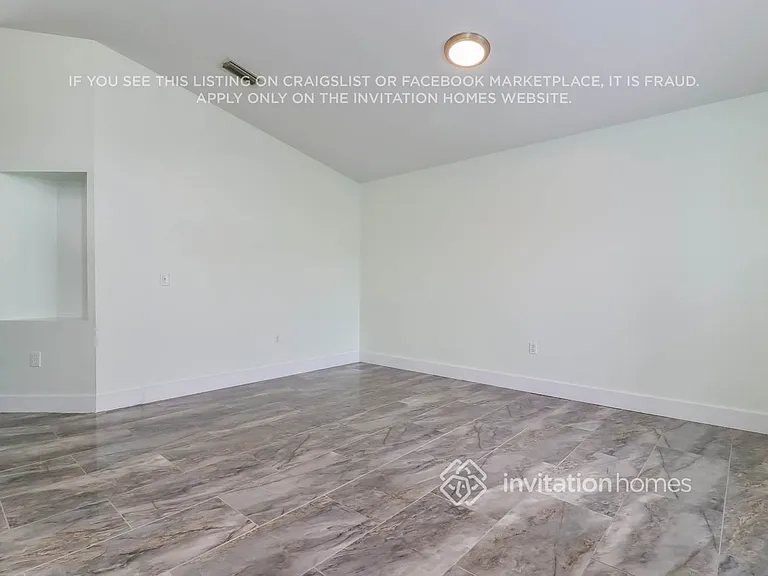 30725 Wrencrest Dr — Photo 3