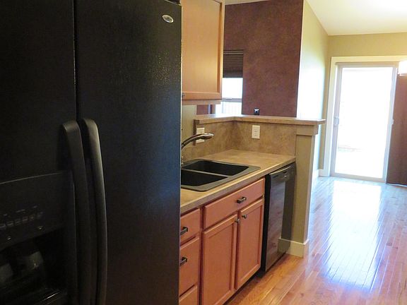 3rd image of 1446 Chesapeake Ln #A