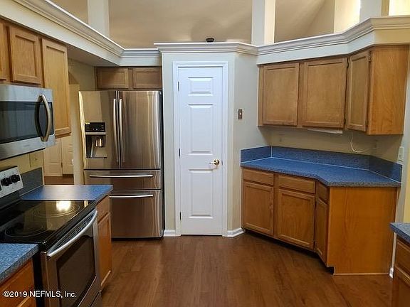 5th image of 3111 Fieldcrest Dr