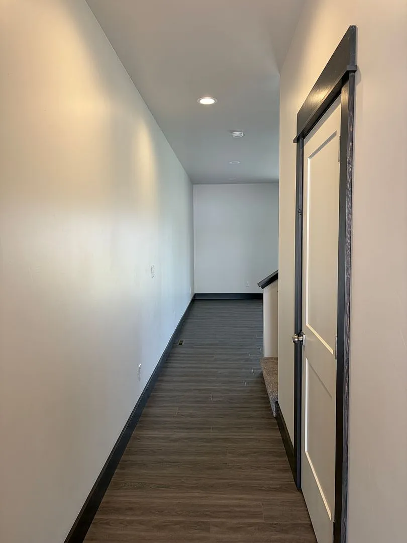 Brand New 3 Bed 2.5 Bath with double attached garage in Belgrade — Photo 2