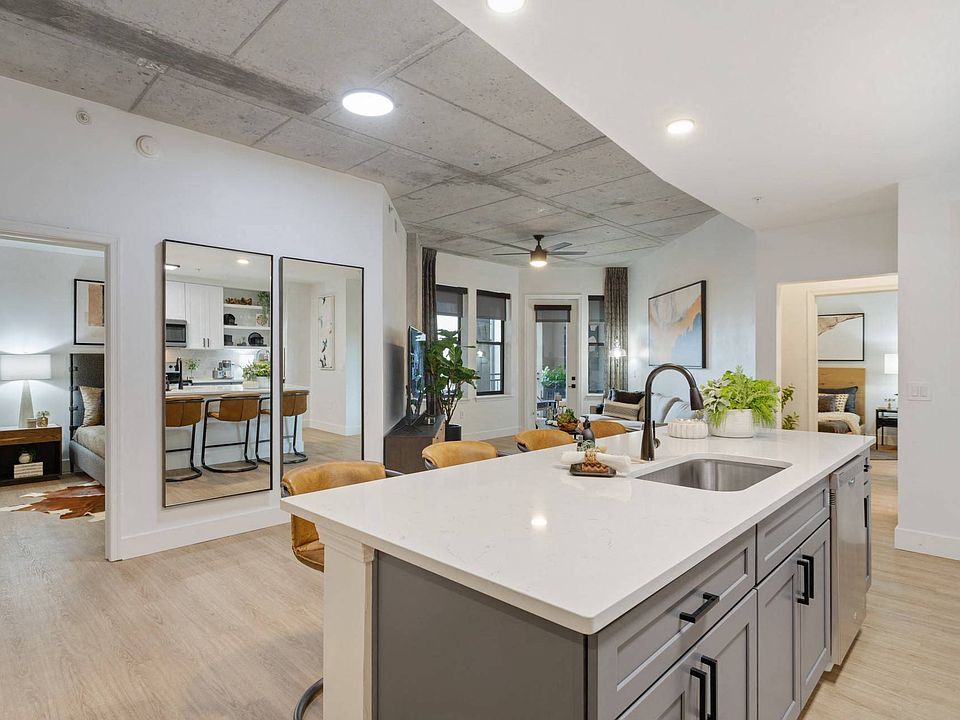 Elliston 23, Nashville, TN, Kitchen
