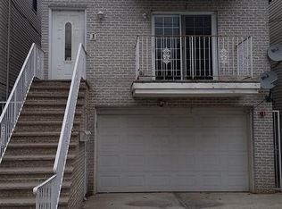 206 68th St, Guttenberg, NJ 07093
