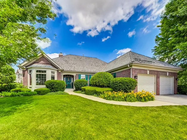 6320 Longwood Rd, Libertyville, IL 60048