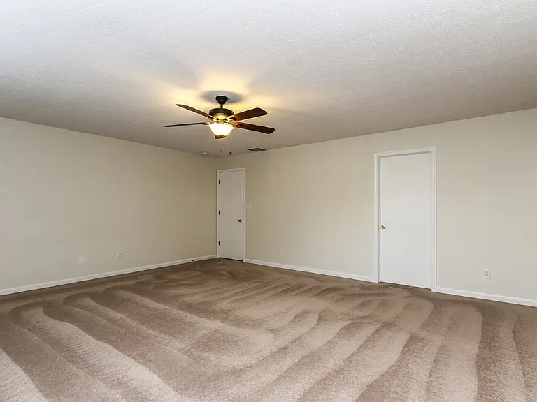 1237 Silver Ridge Ln — Photo 7