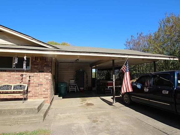 5th image of 300 W 18th St