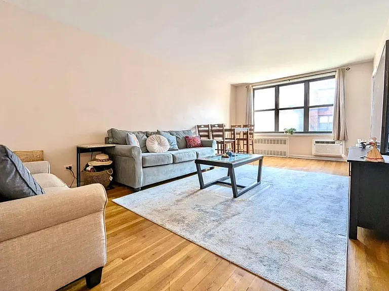 1270 E 51st St #1P — Photo 4