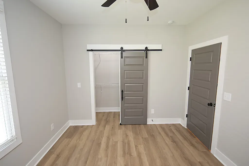 3 bed, 1160 sqft, $2,200 — Photo 4