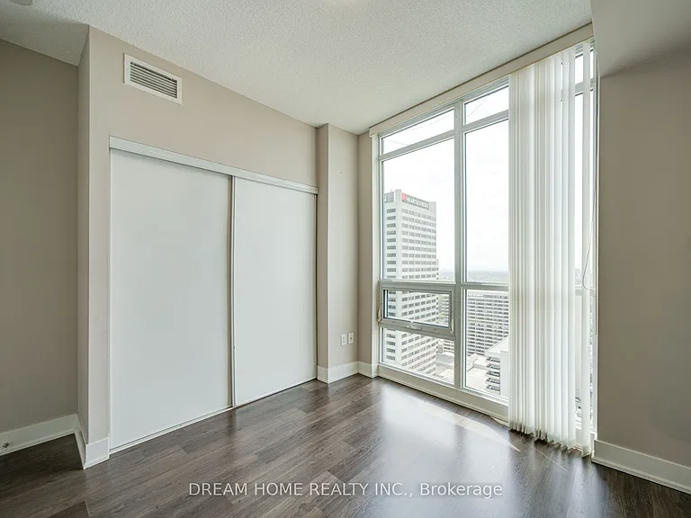 30 Roehampton Ave #2902 — Photo 26