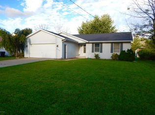 237 Country Club Rd, Holland, MI 49423