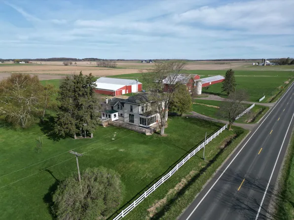 10043 Whitbeck Rd, Montague, MI 49437