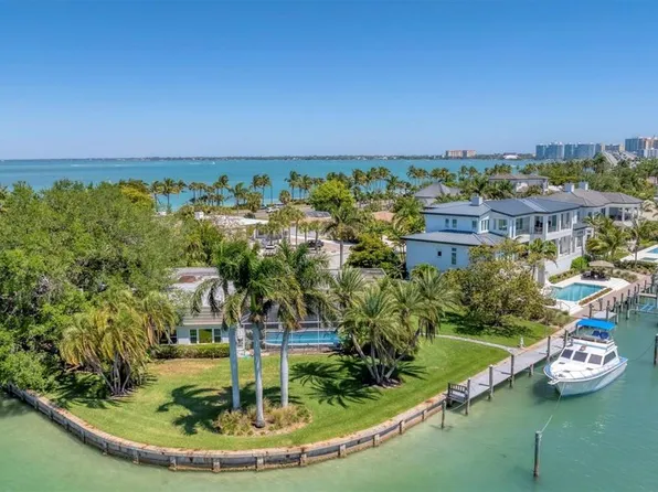 102 Seagull Ln, Sarasota, FL 34236