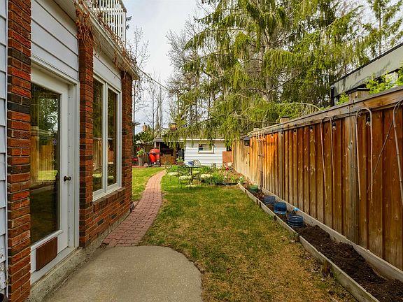 4th image of 206 Wolf Willow Cres NW