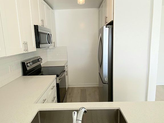 5th image of 2332 S Bentley Ave #306