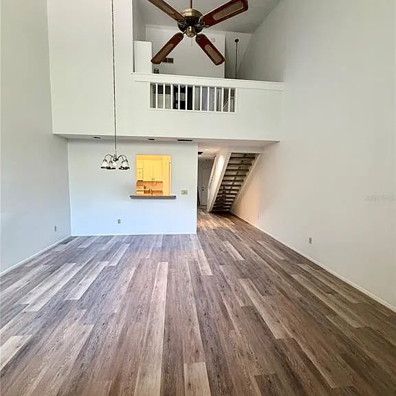 498 Club Dr — Photo 6