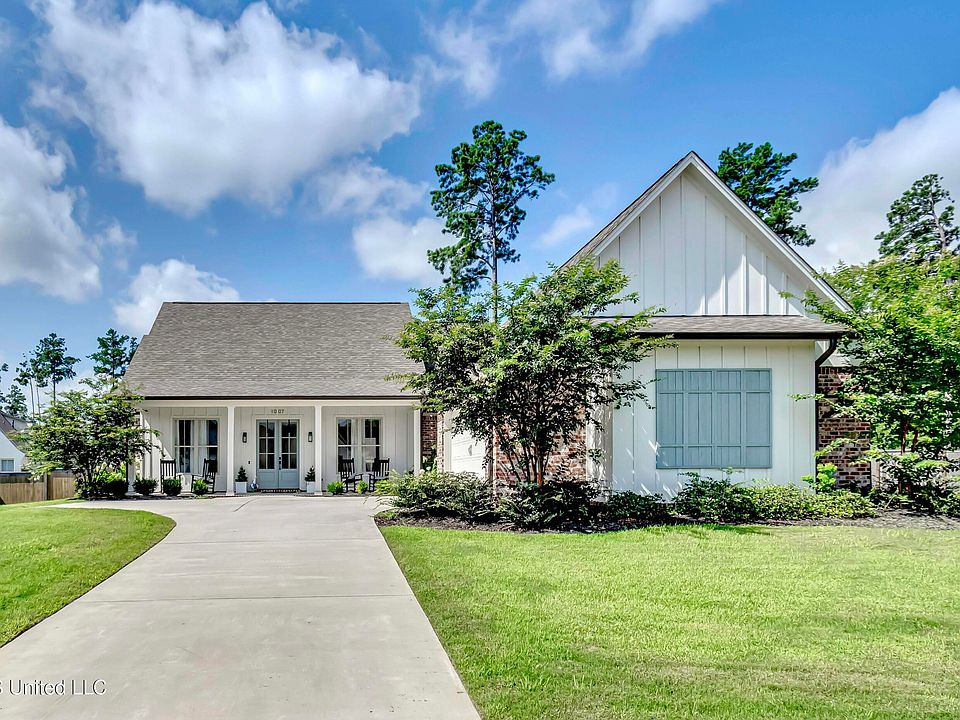 1st image of 1007 Paddle Ln