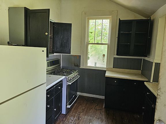 3rd image of 1946 Wilcox St