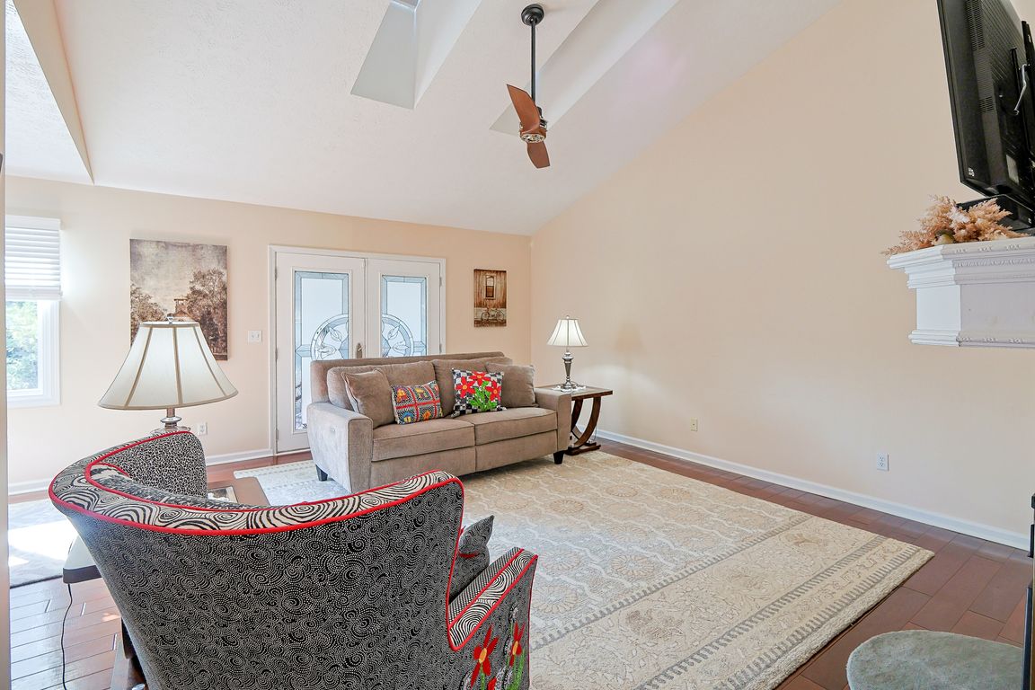 next background image