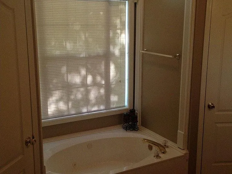 142 Clement Dr — Photo 10