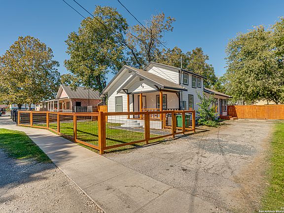 3rd image of 109 BARRETT AVE