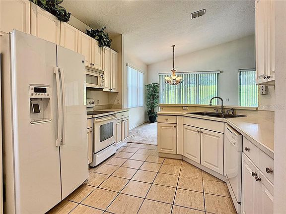 5th image of 786 Wolf Creek St