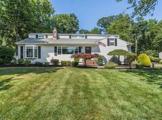 40 Dartford Rd, Morris Plains, NJ 07950