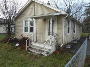 2046 Algonac Dr, Flint, MI 48532