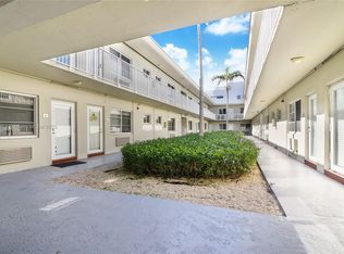 6930 Rue Versailles #5, Miami Beach, FL 33141