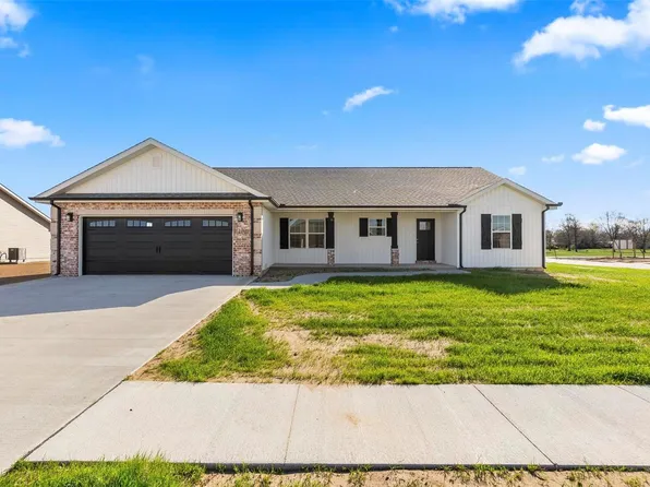 300 Seabiscuit Dr, Sikeston, MO 63801