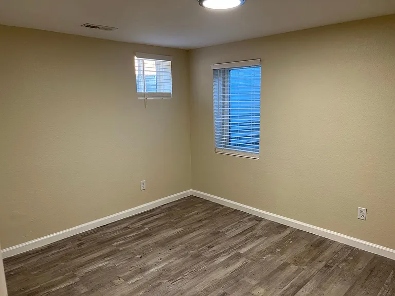 1656 Lansing St — Photo 33
