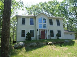 412 Lakeside Dr, East Stroudsburg, PA