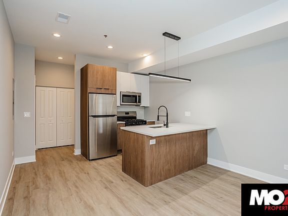2nd image of 2407 N Kedzie Blvd #203