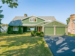 300 Edgemere Dr, Rochester, NY 14612