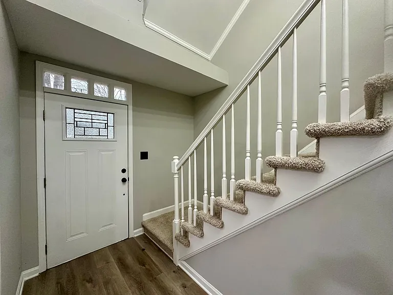 1401 Longbrook Dr — Photo 2